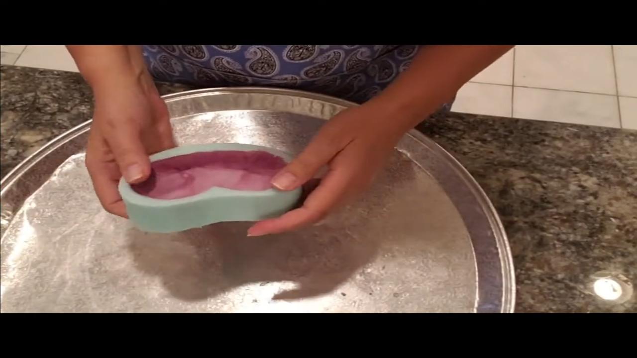 Unmolding the cloud wave swirl soap