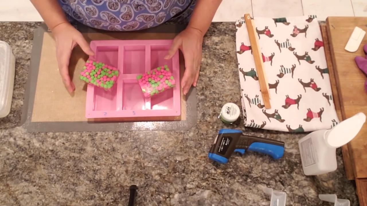Comparing Crafters Choice and Stephenson clear soap bars