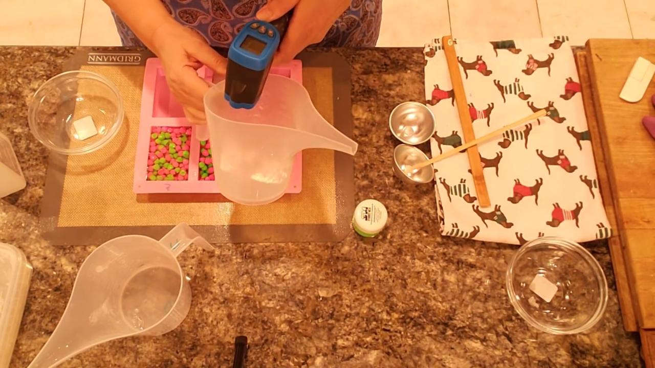 Pouring Stephenson clear base over bead embeds