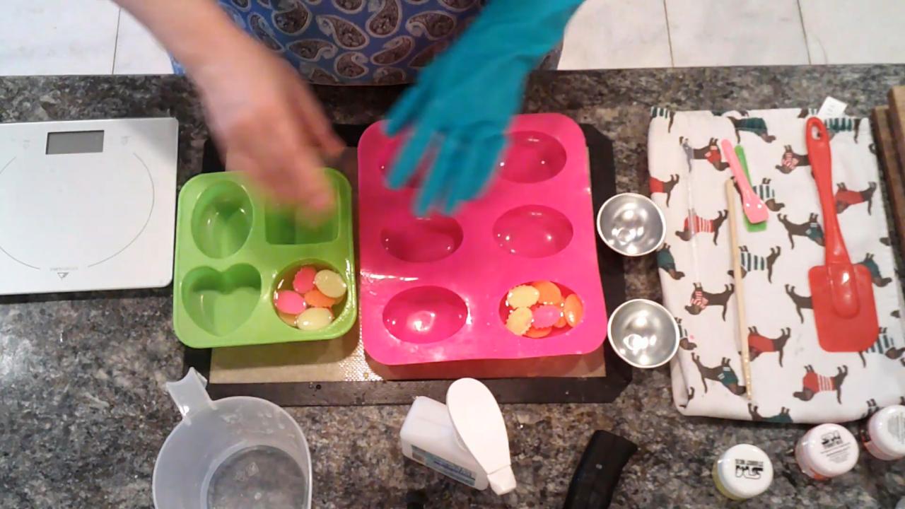 Adding more egg embeds to the mold