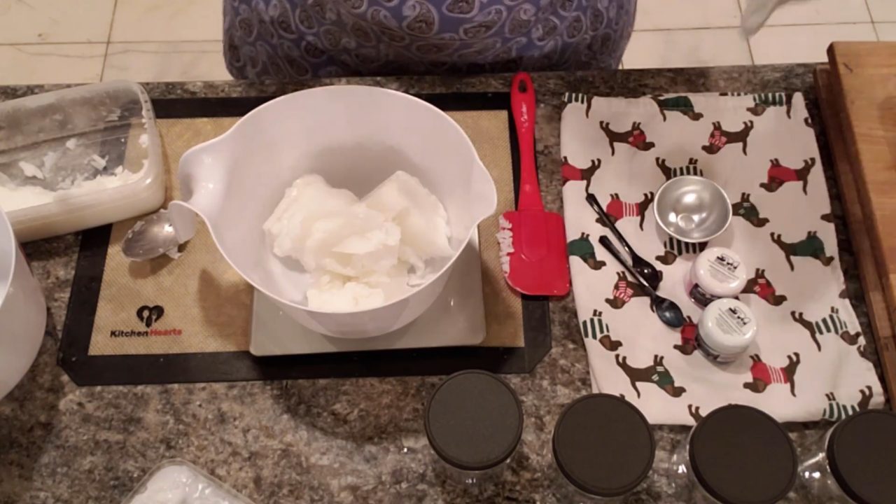 Foaming bath butter in a mixing bowl ready for kaolin clay