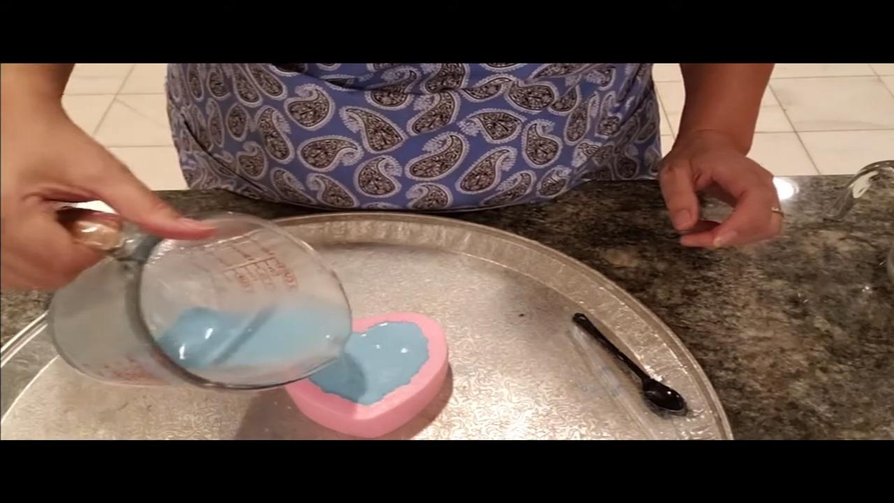 Filling the heart floral lace mold
