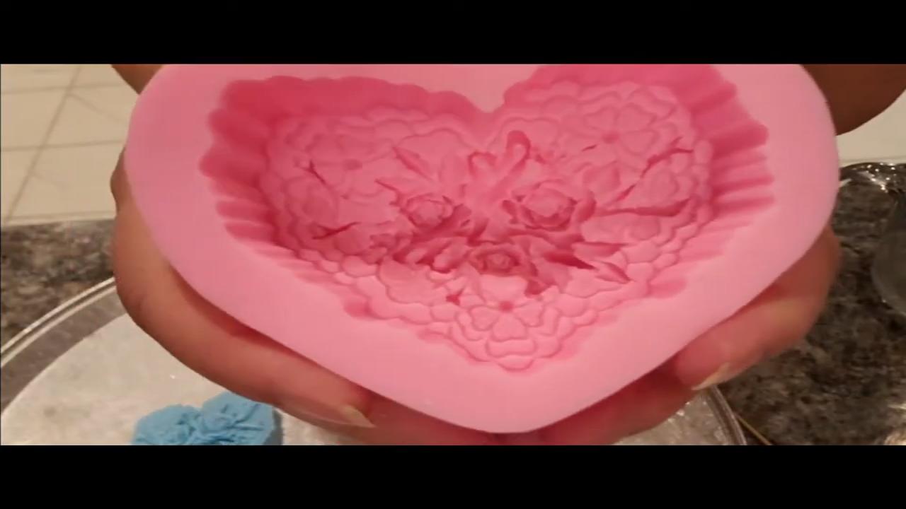 Rose cavities in the heart lace mold