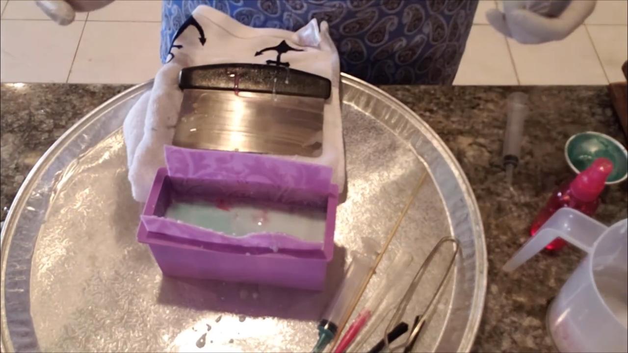 Lifting the divider out of the soap