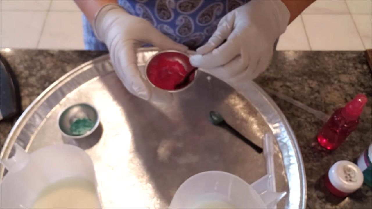 Mixing red mica with distilled water