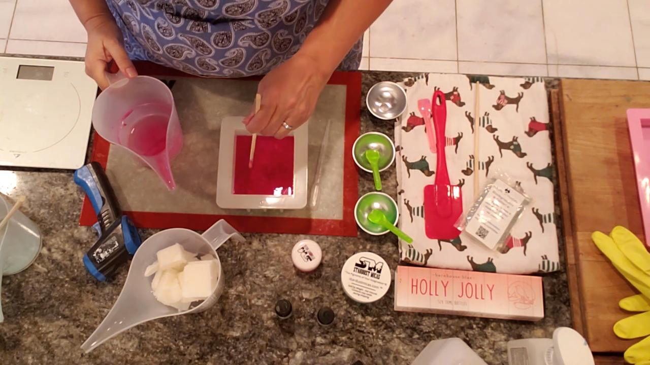 Coloring clear soap base red with mica
