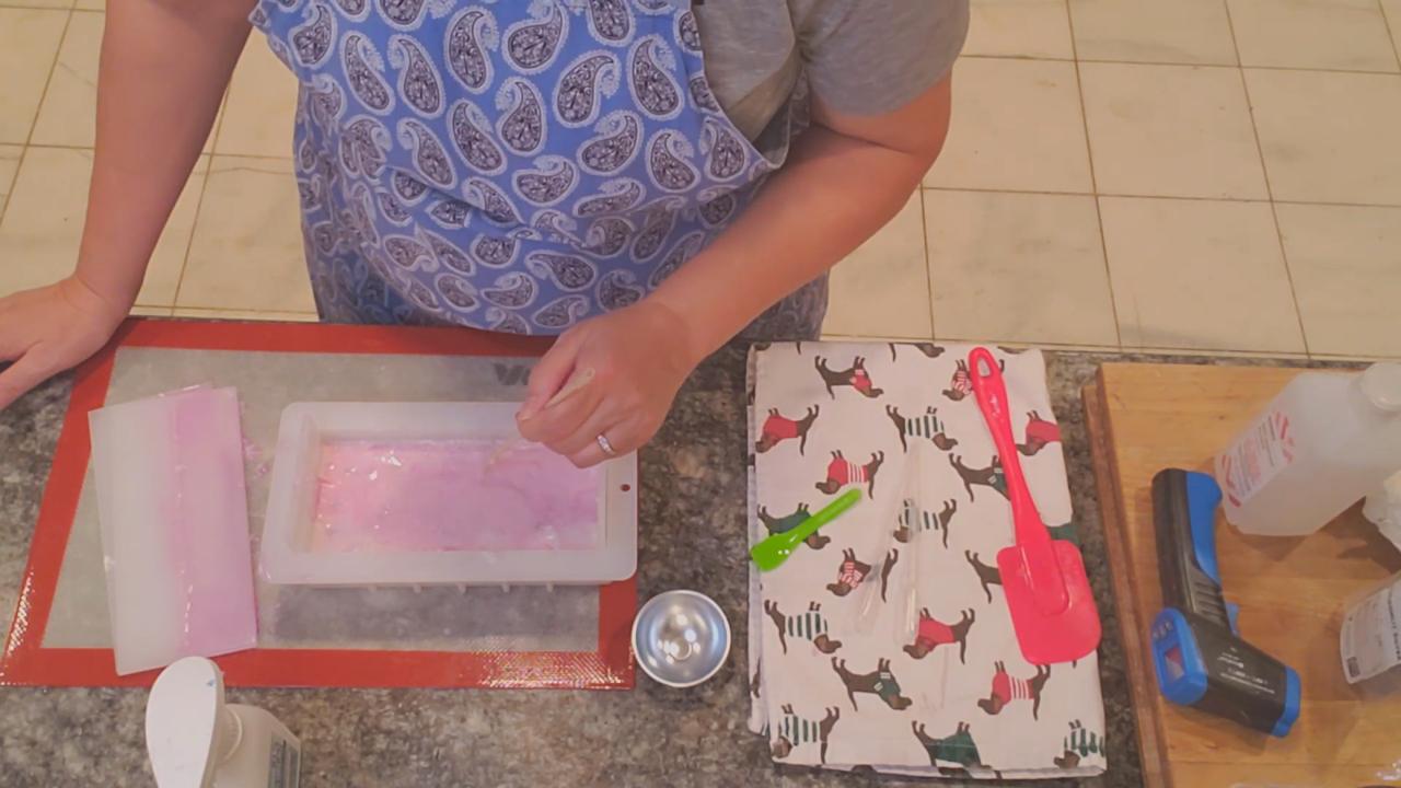 Leveling the top of the soap loaf