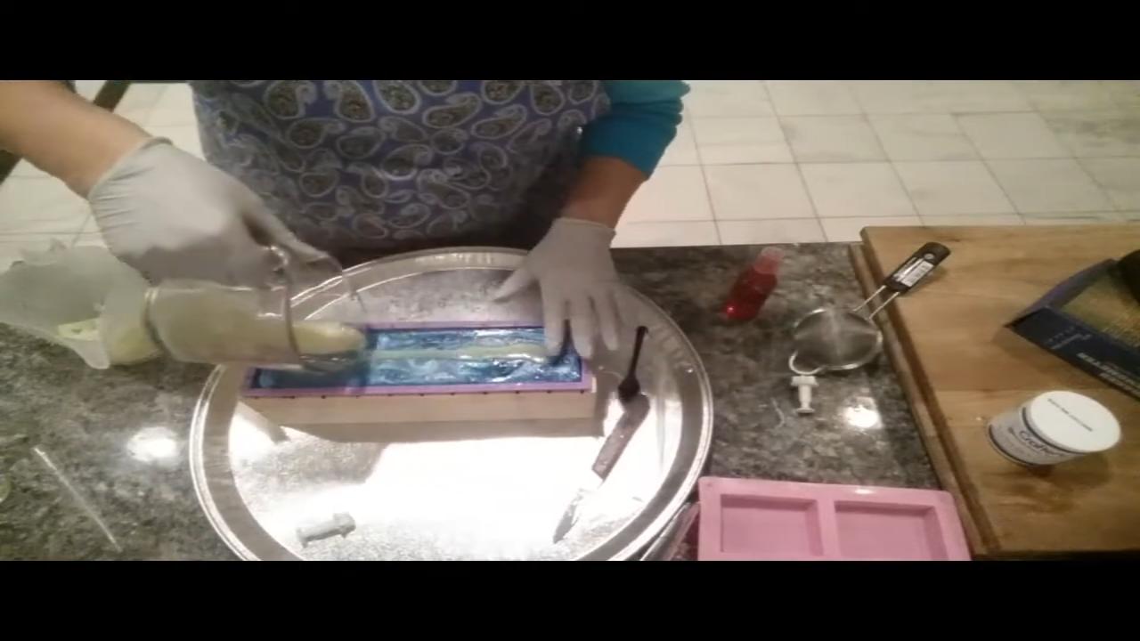 Adding star embeds to the top of the loaf