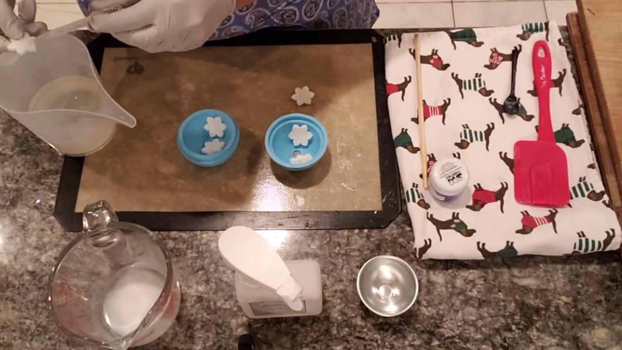 Gluing snowflake embeds inside the ball mold