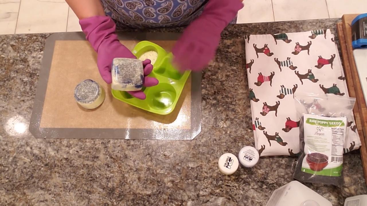 Blue swirl on the bottom of the poppy seed soap