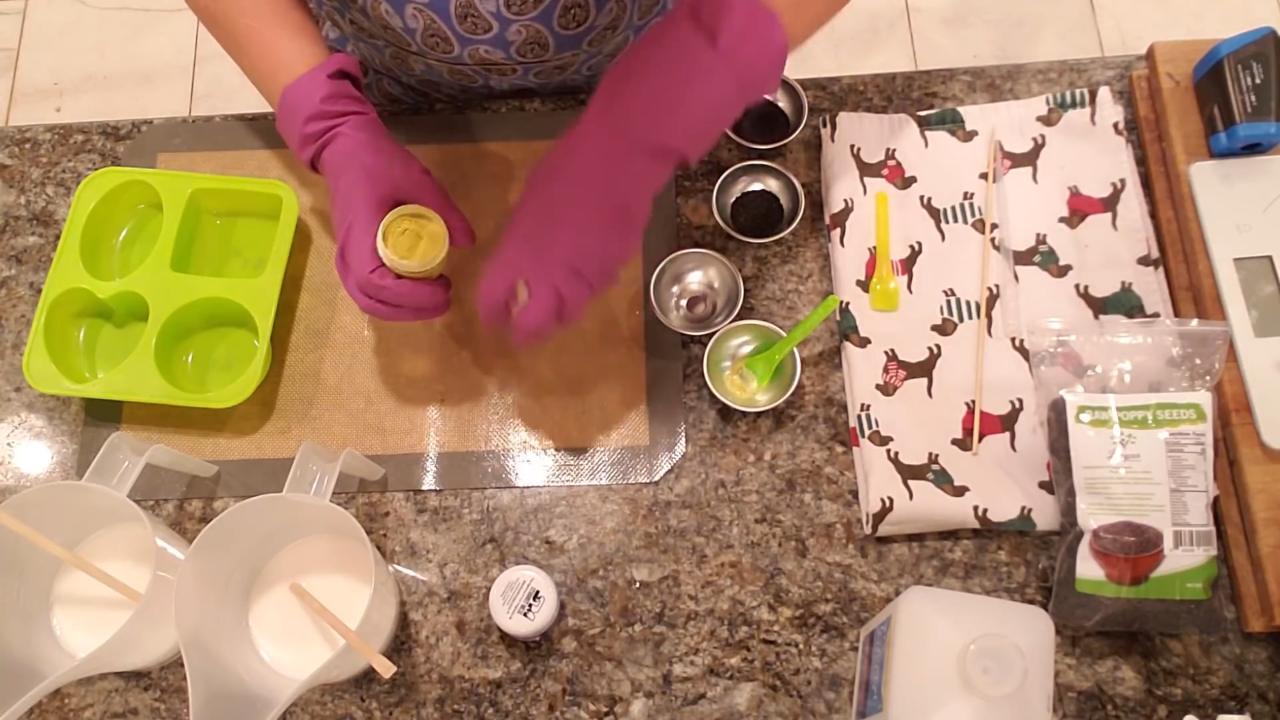 Mixing yellow mica with alcohol