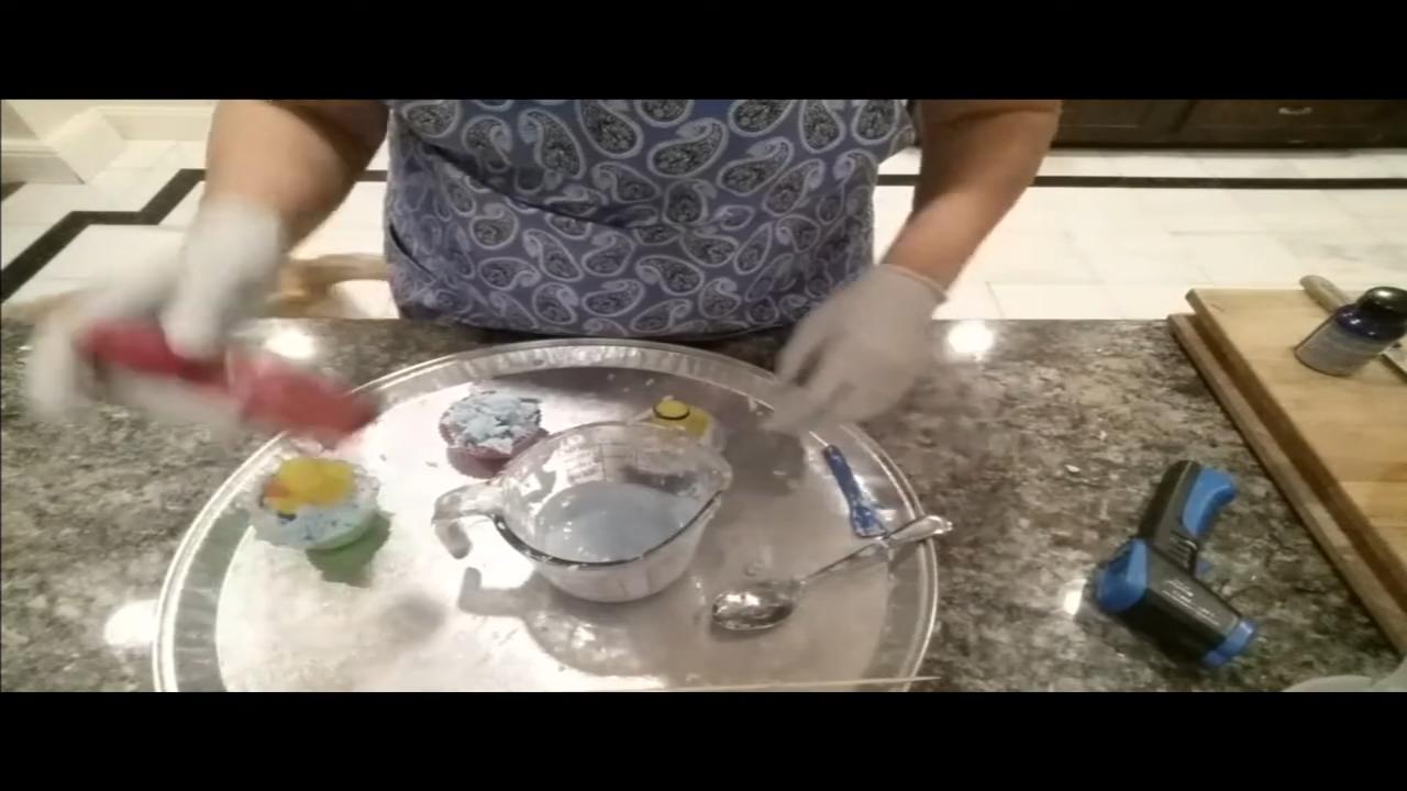 Adding wave texture around the duck with soap shavings