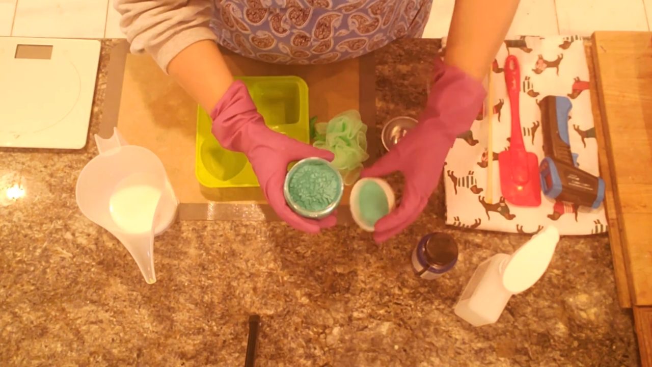 Mixing Tail Green mica to match a green shower sponge